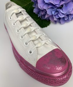 Silicone laces on fastening